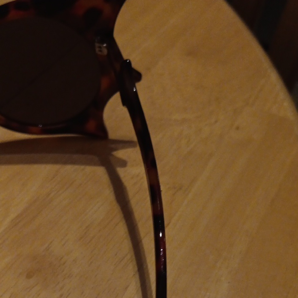 Chic Tortoise Shell Cat Eye Sunglasses - Picture 5 of 5